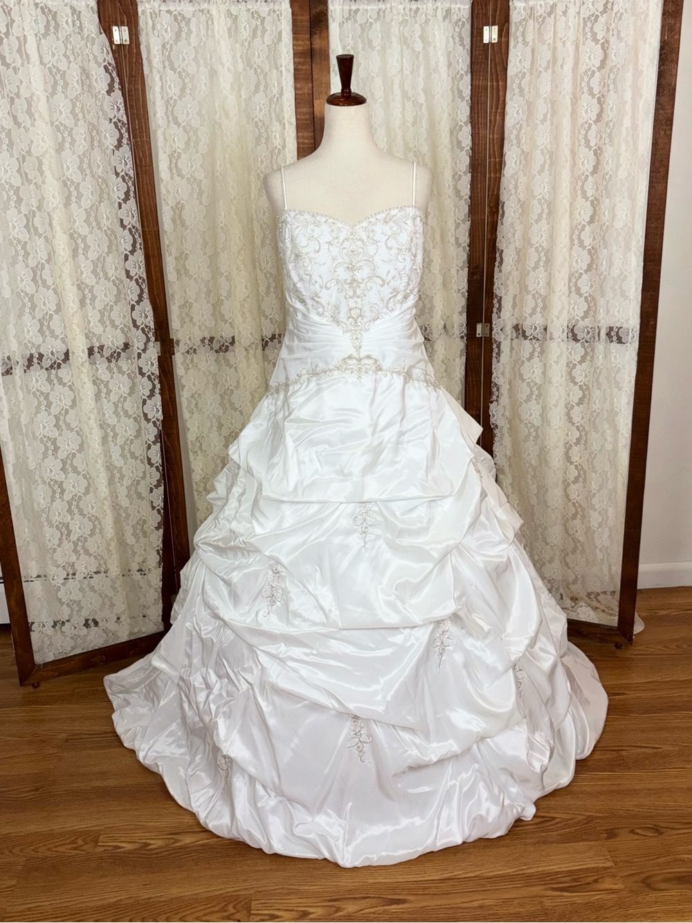 Beautiful Vintage Y2K David’s Bridal Draped Taffeta Wedding Gown